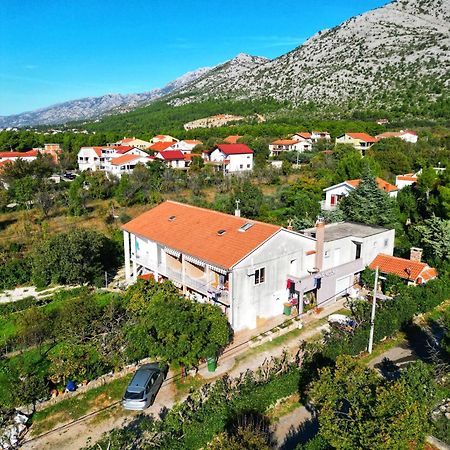 Apartments Lana สตารีกราด-ปาเคลนีซา ภายนอก รูปภาพ